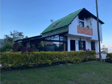 Casa Finca en San Félix cerca de Medellín y San Pedro de los Milagros