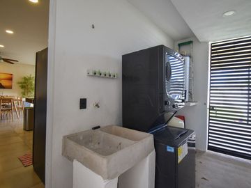 Casa de 4 Rec. Amueblada en Privada Palta en Cholul, Mérida Yucatán.