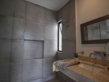 Casa de 4 Rec. Amueblada en Privada Palta en Cholul, Mérida Yucatán.