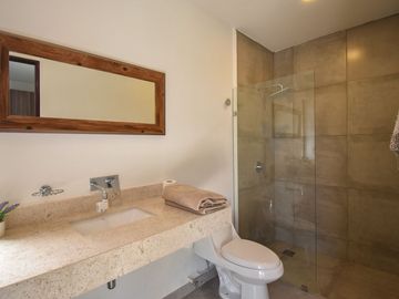 Casa de 4 Rec. Amueblada en Privada Palta en Cholul, Mérida Yucatán.