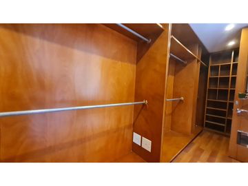 VENDO APARTAMENTO MODERNO EXTERIOR PISO 10 CON TERRAZA - LA CAROLINA