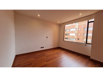 VENDO APARTAMENTO MODERNO EXTERIOR PISO 10 CON TERRAZA - LA CAROLINA