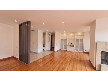 VENDO APARTAMENTO MODERNO EXTERIOR PISO 10 CON TERRAZA - LA CAROLINA