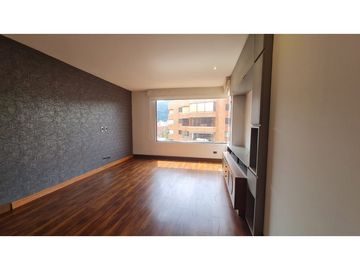VENDO APARTAMENTO MODERNO EXTERIOR PISO 10 CON TERRAZA - LA CAROLINA