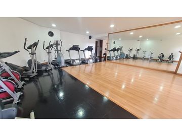 VENDO APARTAMENTO MODERNO EXTERIOR PISO 10 CON TERRAZA - LA CAROLINA