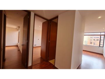 VENDO APARTAMENTO MODERNO EXTERIOR PISO 10 CON TERRAZA - LA CAROLINA