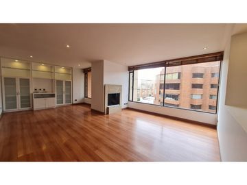 VENDO APARTAMENTO MODERNO EXTERIOR PISO 10 CON TERRAZA - LA CAROLINA