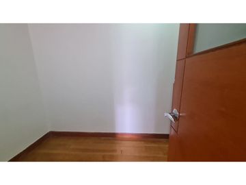 VENDO APARTAMENTO MODERNO EXTERIOR PISO 10 CON TERRAZA - LA CAROLINA