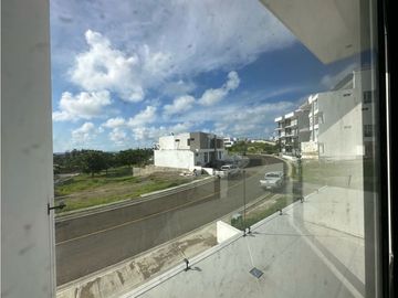 CASA DE LUJO EN PREVENTA EN URBANIZACIÓN CIUDAD DEL MAR - MANTA
