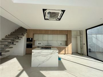 CASA DE LUJO EN PREVENTA EN URBANIZACIÓN CIUDAD DEL MAR - MANTA