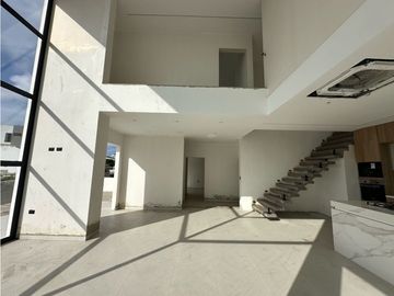 CASA DE LUJO EN PREVENTA EN URBANIZACIÓN CIUDAD DEL MAR - MANTA
