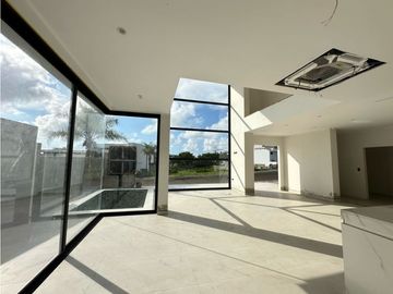 CASA DE LUJO EN PREVENTA EN URBANIZACIÓN CIUDAD DEL MAR - MANTA