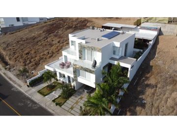 CASA DE LUJO AMOBLADA FRENTE AL MAR EN CIUDAD DEL MAR - MANTA