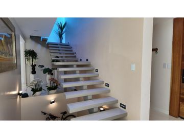 CASA DE LUJO AMOBLADA FRENTE AL MAR EN CIUDAD DEL MAR - MANTA