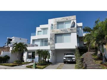 CASA DE LUJO AMOBLADA FRENTE AL MAR EN CIUDAD DEL MAR - MANTA
