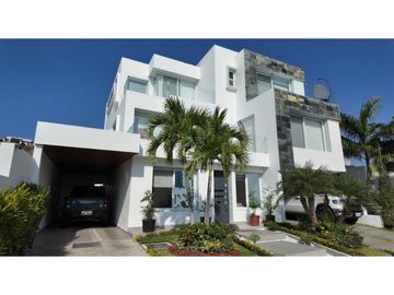 CASA DE LUJO AMOBLADA FRENTE AL MAR EN CIUDAD DEL MAR - MANTA