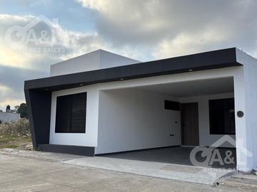 Casa en Venta de un Nivel Fraccionamiento la Molienda