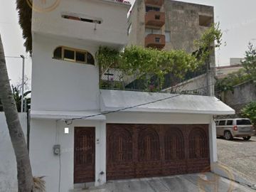 Casa en VENTA EN ACAPULCO,A ESPALDAS DE CLUB DE GOLF