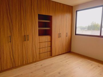 VENTA DE CASA MODELO MALAUI EN RESIDENCIAL PASEO JURICA EN METEPEC