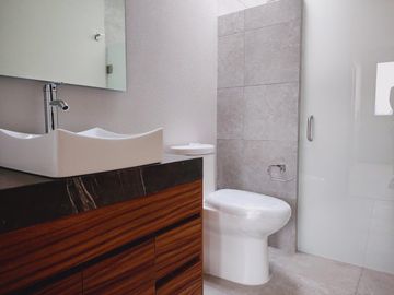 VENTA DE CASA MODELO MALAUI EN RESIDENCIAL PASEO JURICA EN METEPEC
