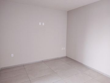 VENTA DE CASA MODELO MALAUI EN RESIDENCIAL PASEO JURICA EN METEPEC