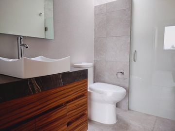 VENTA DE CASA MODELO MALAUI EN RESIDENCIAL PASEO JURICA EN METEPEC