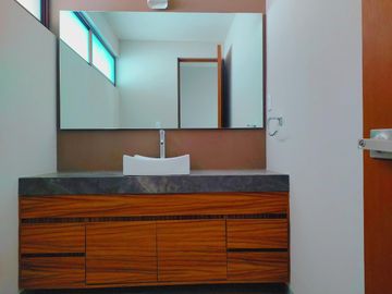 VENTA DE CASA MODELO MALAUI EN RESIDENCIAL PASEO JURICA EN METEPEC