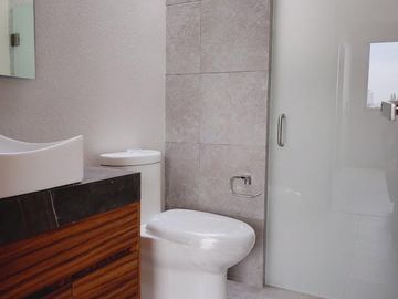 VENTA DE CASA MODELO MALAUI EN RESIDENCIAL PASEO JURICA EN METEPEC