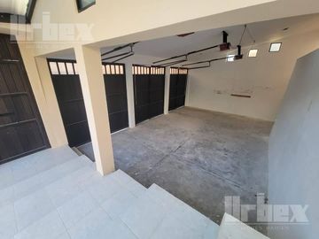 CASA EN VENTA DE 4 RECAMARAS EN FRACC. LAS QUINTAS, CAMPECHE.