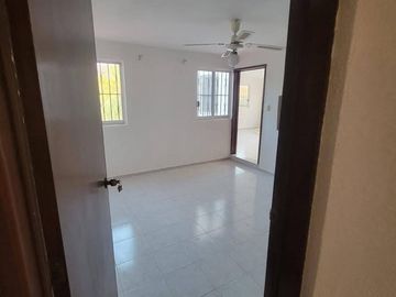 CASA EN VENTA DE 4 RECAMARAS EN FRACC. LAS QUINTAS, CAMPECHE.