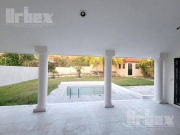 CASA EN VENTA DE 4 RECAMARAS EN FRACC. LAS QUINTAS, CAMPECHE.