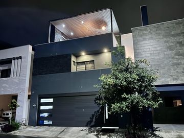 Casa en venta Dominio Cumbres