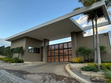 CASA EN FRACCIONAMIENTO REAL DE TETELA