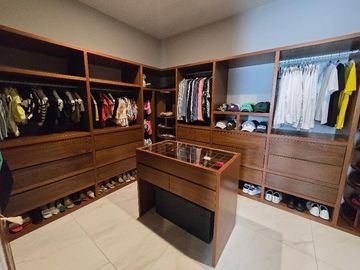 Casa 5 Recámaras Venta Residencial Lagos del Sol en Cancún