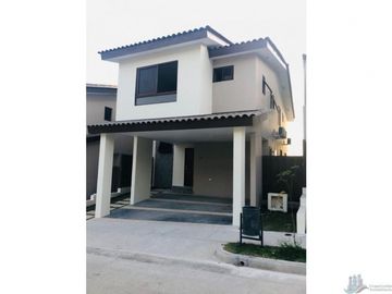 VENTA CASA BRISAS DEL GOLF 3 RECAMARAS GOLF GARDEN II DC