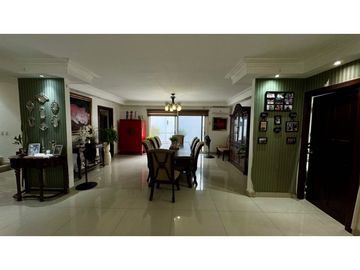 VENTA  DE CASA DUPLEX CON BALCON EN ZONA EXCLUSIVA ALTOS DEL GOLF