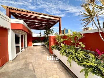 HERMOSO PENTHOUSE EN ALQUILER EN SAN ISIDRO SEMIAMOBLADO GRAN TERRAZA