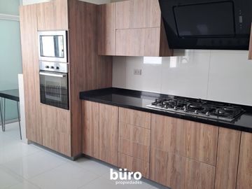 HERMOSO PENTHOUSE EN ALQUILER EN SAN ISIDRO SEMIAMOBLADO GRAN TERRAZA