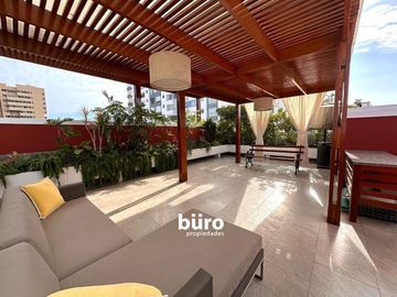 HERMOSO PENTHOUSE EN ALQUILER EN SAN ISIDRO SEMIAMOBLADO GRAN TERRAZA
