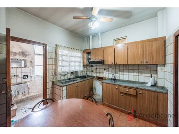 VENTA CASA 4 AMBIENTES CON COCHERA. MURGUIONDO 4600, VILLA LUGANO.