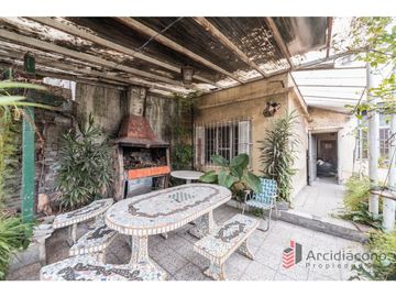 VENTA CASA 4 AMBIENTES CON COCHERA. MURGUIONDO 4600, VILLA LUGANO.