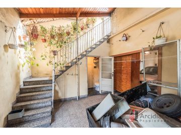 VENTA CASA 4 AMBIENTES CON COCHERA. MURGUIONDO 4600, VILLA LUGANO.