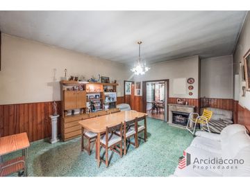 VENTA CASA 4 AMBIENTES CON COCHERA. MURGUIONDO 4600, VILLA LUGANO.