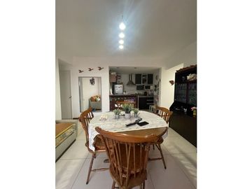 3 AMBIENTES A LA CALLE Córdoba 1737