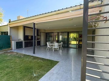 Venta casa una planta callejon cerrado Vistalba