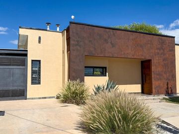 Venta casa una planta callejon cerrado Vistalba