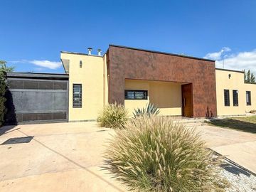 Venta casa una planta callejon cerrado Vistalba