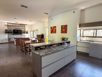 Venta casa una planta callejon cerrado Vistalba