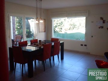 Casa en venta de 4 dormitorios en Altos de Palihue