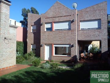 Casa en venta de 4 dormitorios en Altos de Palihue
